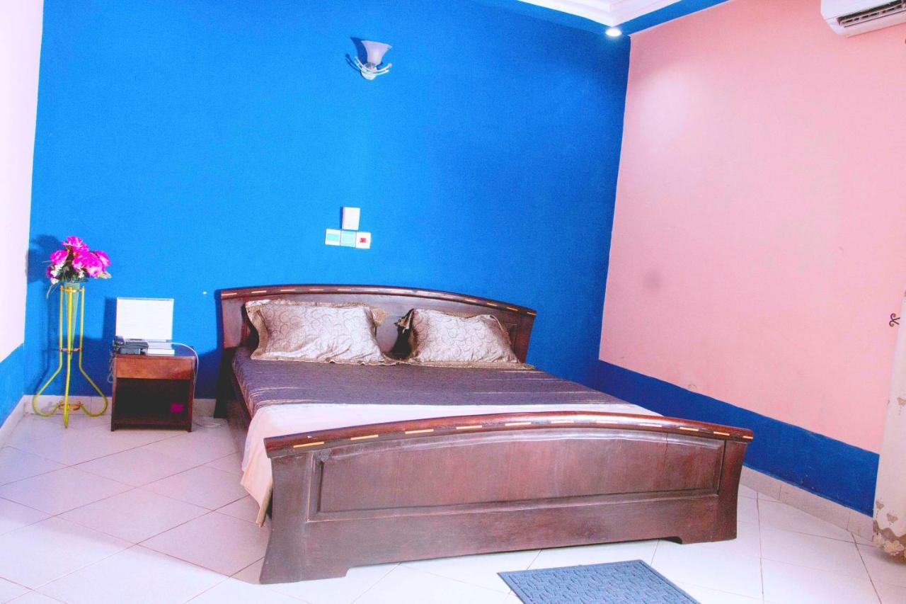 Nora Hotel Cotonou Exteriör bild